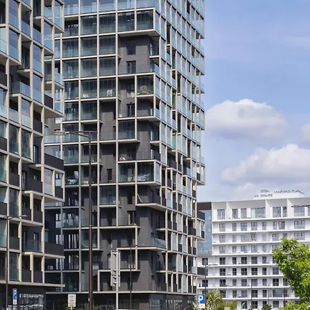 Stylish In A Modern Development 800 M From Spodek By Renters 公寓 *
